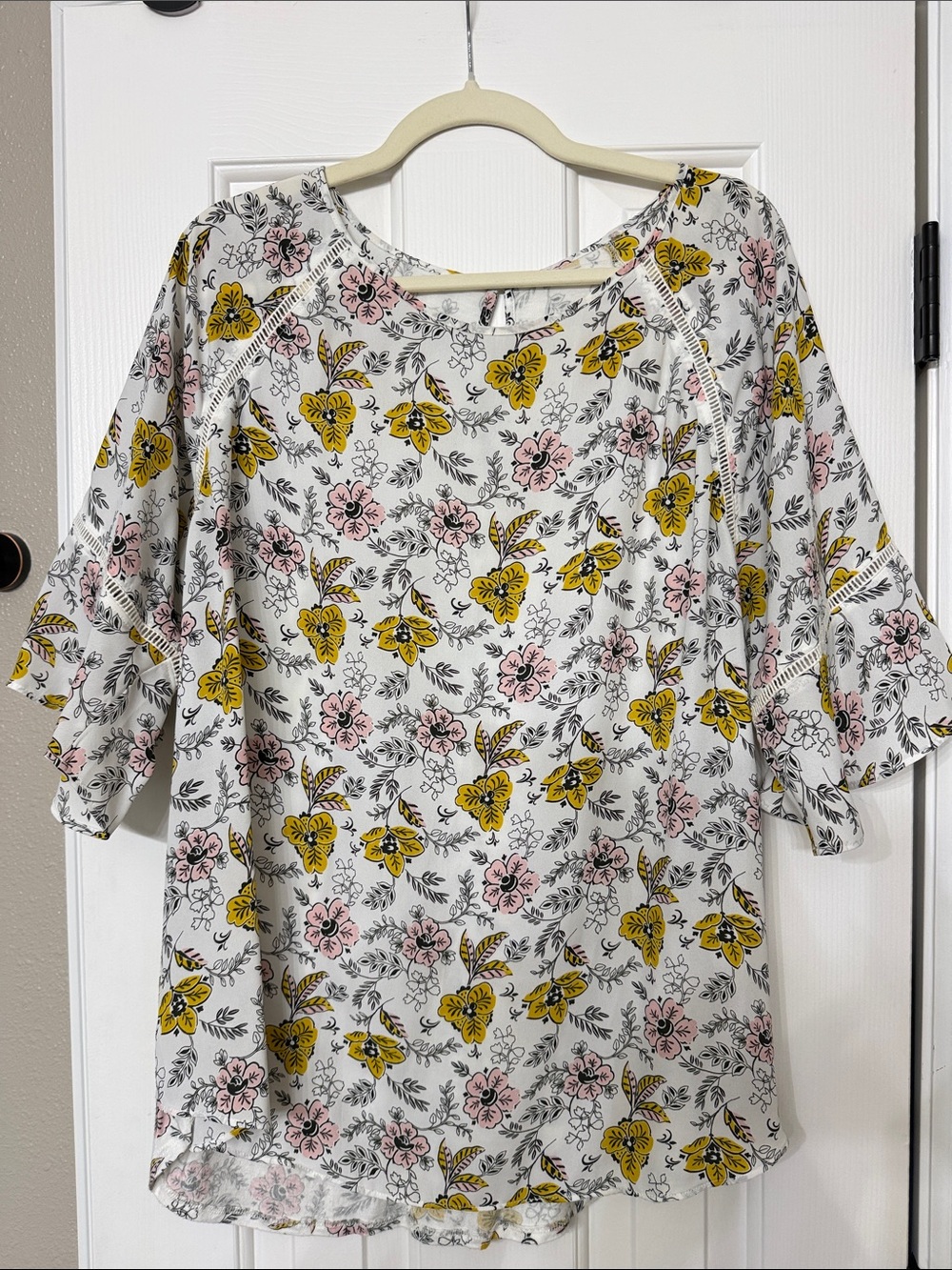 Loft Women's White Floral Blouse with Yellow & Pink Flowers